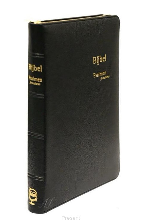 Met Psalmen (ritmische (R) notatie in de notenbalk) en formulieren.
14 x 21 cm.
Dundruk.
Met 10 landkaartjes.
In kartonnen koker.