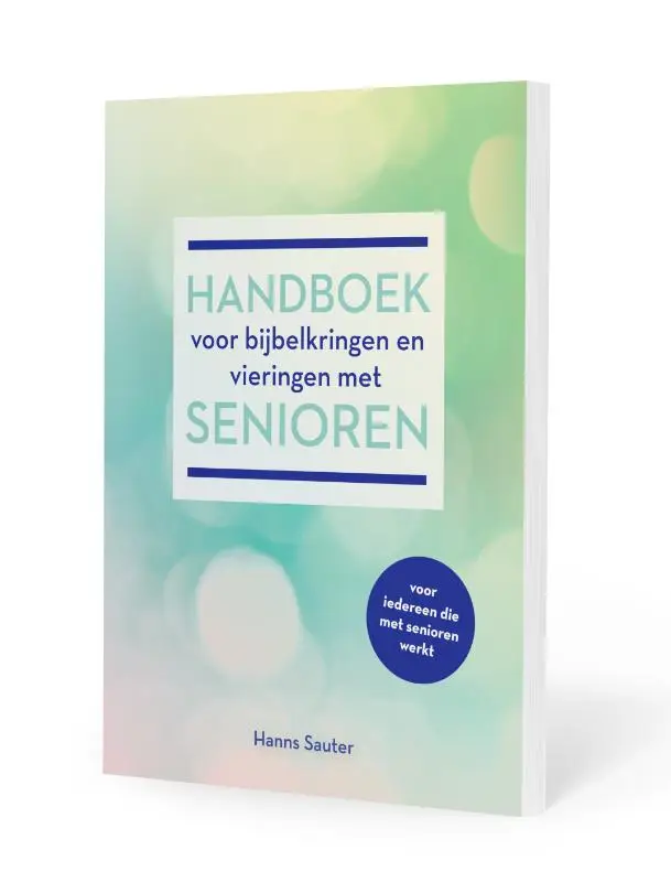 Met het Handboek voor bijbelkringen en vieringen met senioren ontdek je hoe je op een toegankelijke manier in gesprek kunt gaan met senioren. De groep senioren in Nederland groeit. In deze levensfase worden mensen vaak intensief geconfronteerd met belangrijke thema's, zoals omgaan met verlies en de veranderende rol in de samenleving. In gesprek gaan over deze thema's is best lastig en daarom wil dit boek je daarbij helpen.

Het boek bevat bouwstenen die predikanten, pastoraal werkers, geestelijk verzorgers en vrijwilligers helpen om een bijeenkomst te organiseren voor senioren. Zo zijn er inhoudelijke voorbeelden voor de invulling van een bijbelkring of kerkdienst over het thema 'ouder worden'. Maar ook praktische hulpmiddelen zoals een voorbeeldtekst voor een uitnodiging in de kerkbode of e-mail komen aan bod. Doordat de insteek van dit boek oecumenisch is, kan het in veel verschillende settings worden ingezet.